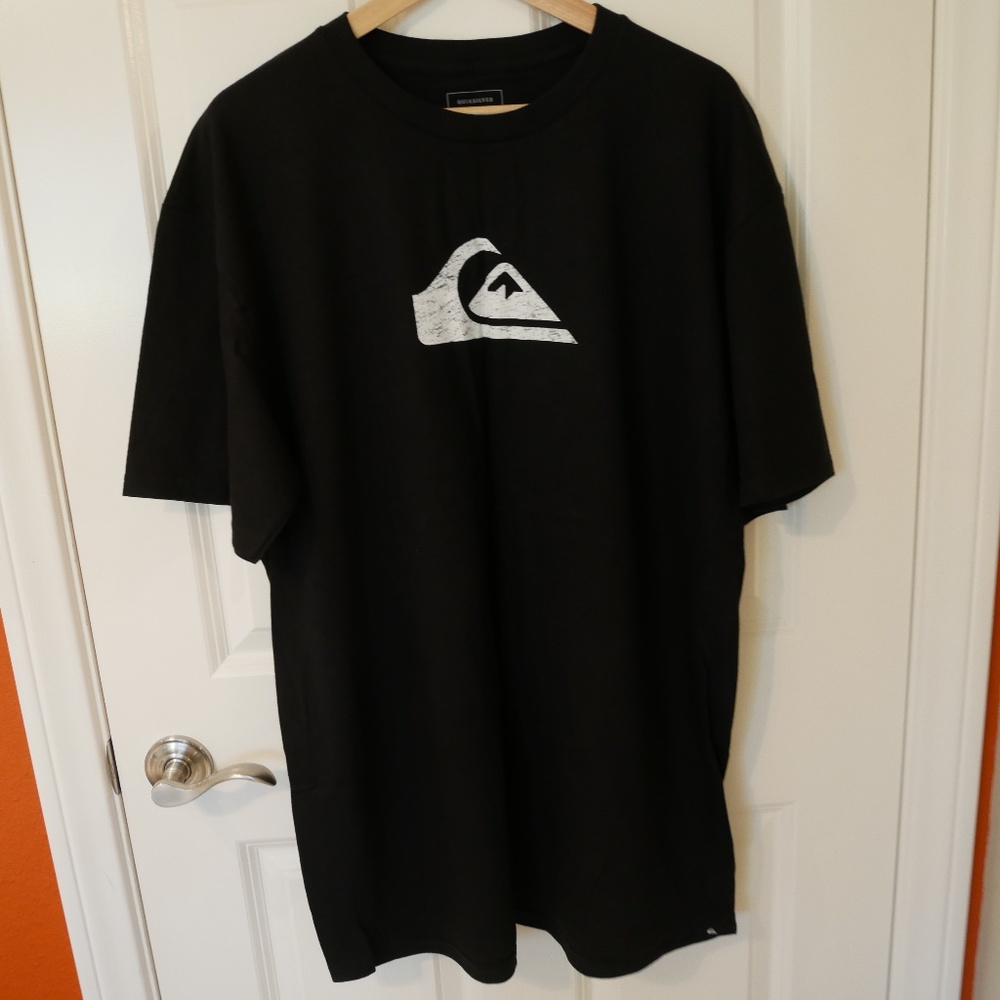 Quiksilver Mens T-Shirt NWOT~